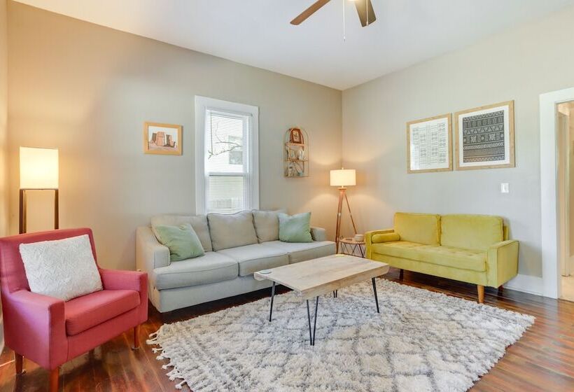 Fayetteville Home: 1 Mi To University Of Arkansas!