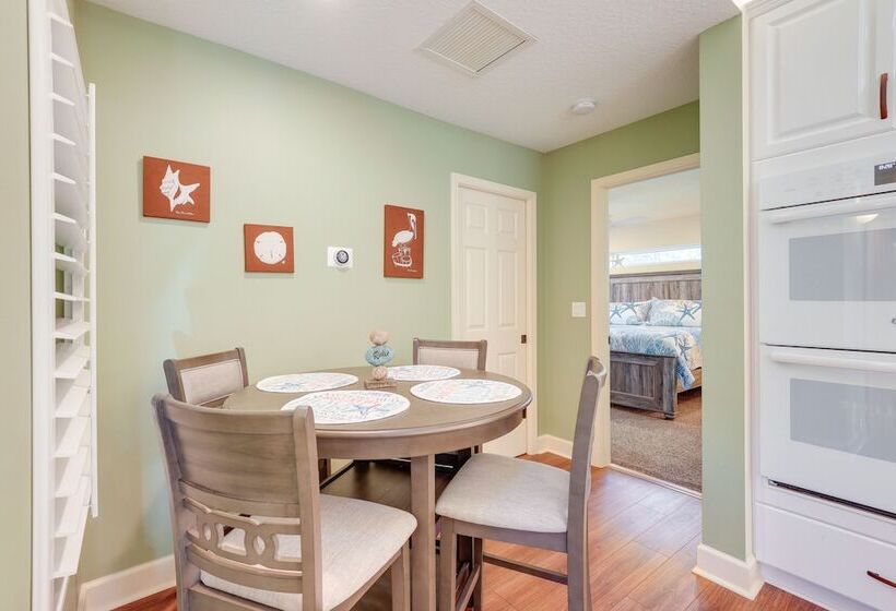 Pet Friendly Fort Pierce Home W/ Screened Porch!