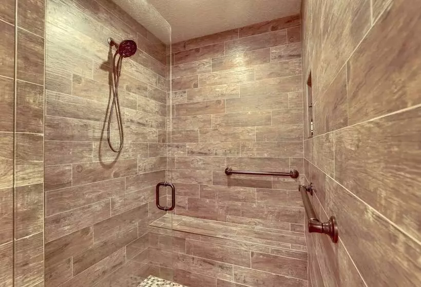 Pet Friendly Fort Pierce Home W/ Screened Porch!