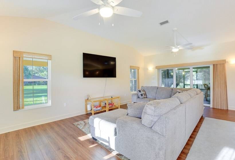 Pet Friendly Fort Pierce Home W/ Screened Porch!