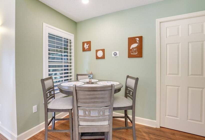 Pet Friendly Fort Pierce Home W/ Screened Porch!