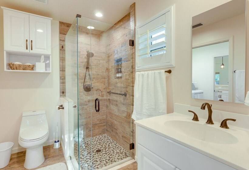 Pet Friendly Fort Pierce Home W/ Screened Porch!