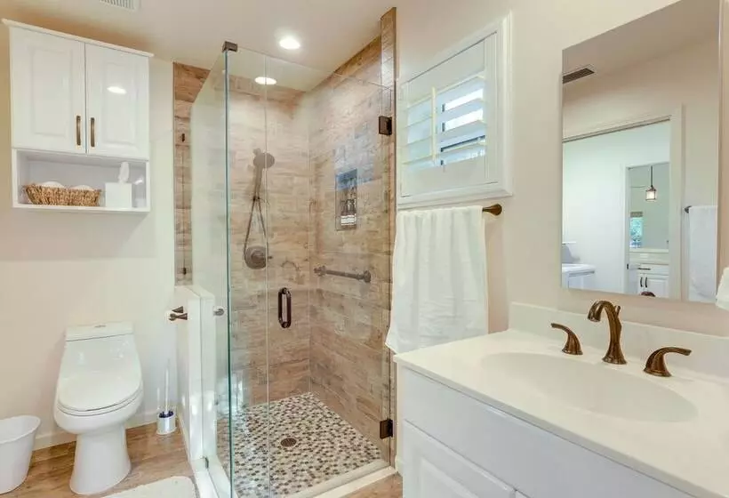 Pet Friendly Fort Pierce Home W/ Screened Porch!