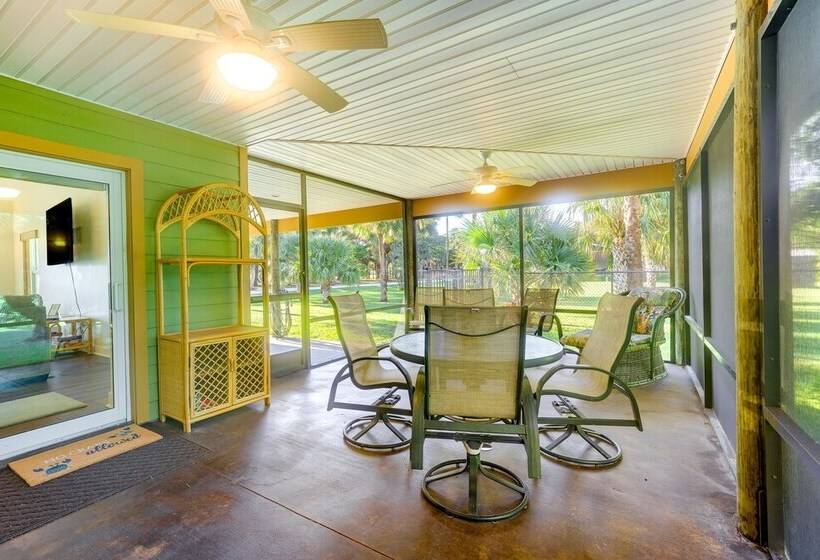 Pet Friendly Fort Pierce Home W/ Screened Porch!