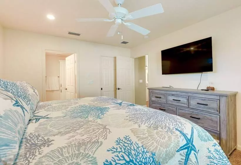 Pet Friendly Fort Pierce Home W/ Screened Porch!