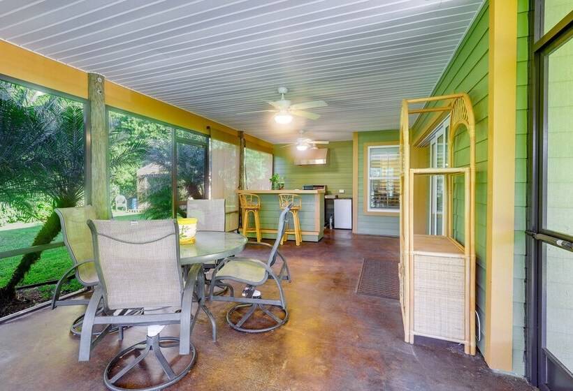Pet Friendly Fort Pierce Home W/ Screened Porch!