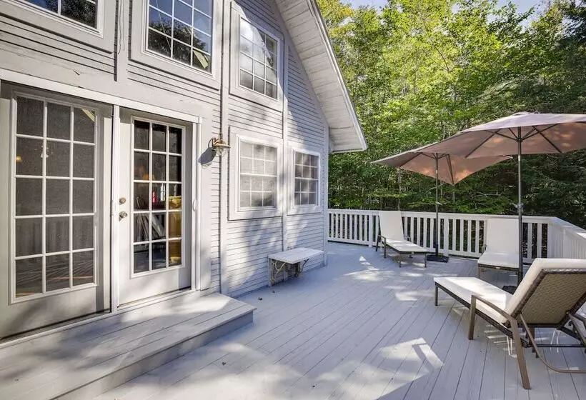 Frye Island Family Cabin With Lake & Beach Access!