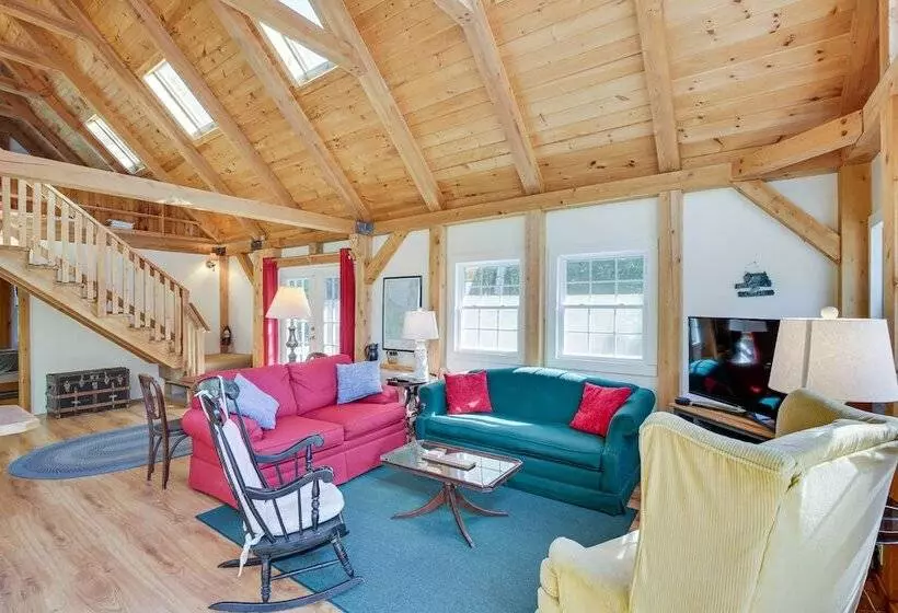 Frye Island Family Cabin With Lake & Beach Access!