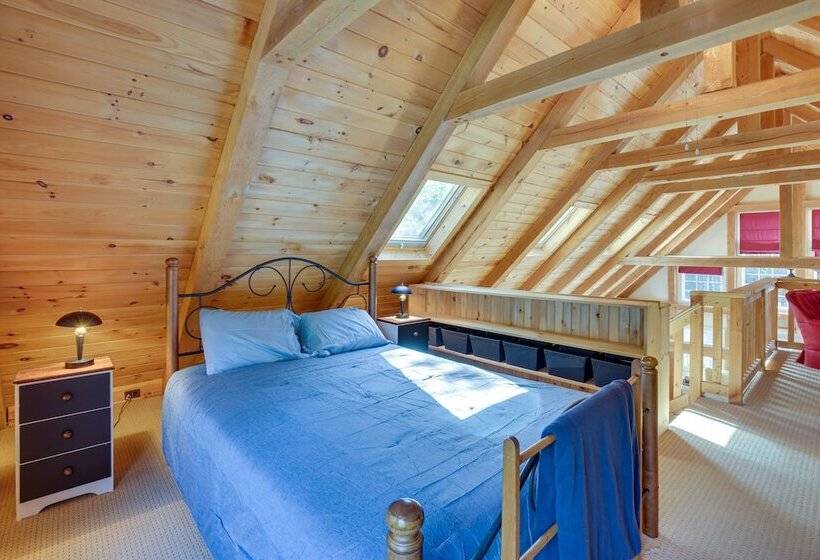 Frye Island Family Cabin With Lake & Beach Access!