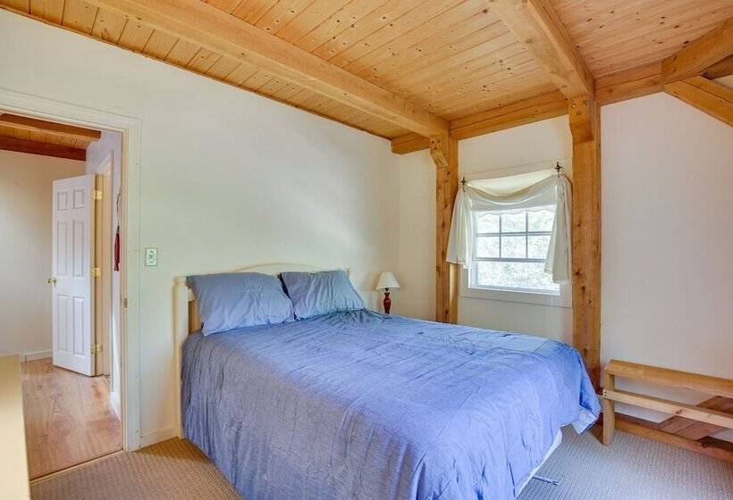 Frye Island Family Cabin With Lake & Beach Access!