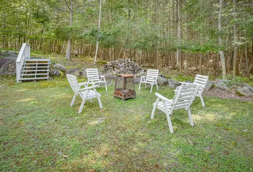 Frye Island Family Cabin With Lake & Beach Access!