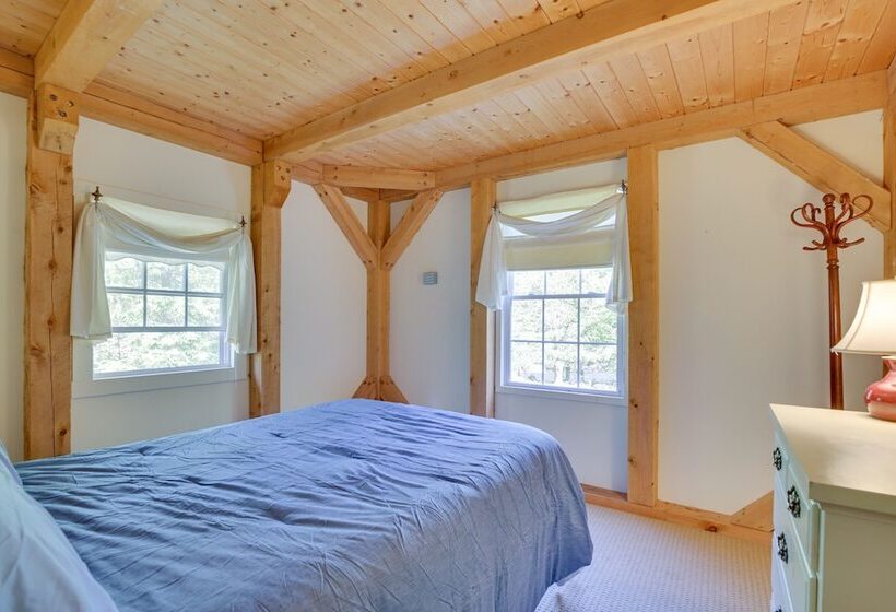 Frye Island Family Cabin With Lake & Beach Access!