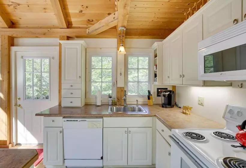 Frye Island Family Cabin With Lake & Beach Access!