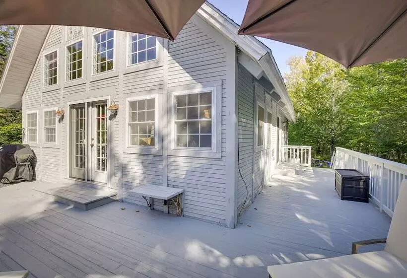 Frye Island Family Cabin With Lake & Beach Access!