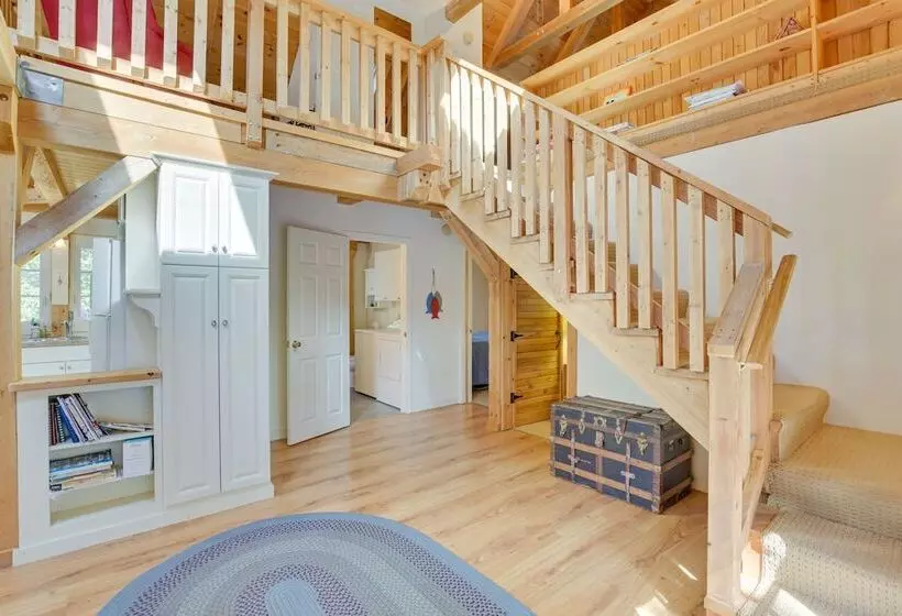 Frye Island Family Cabin With Lake & Beach Access!