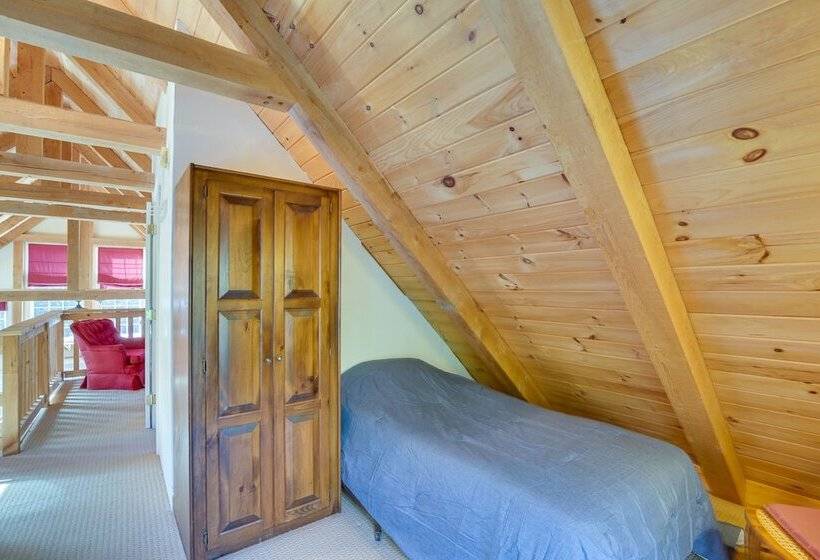 Frye Island Family Cabin With Lake & Beach Access!