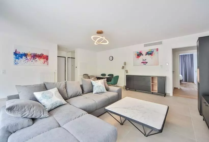 Hotelli Blue Night International 71