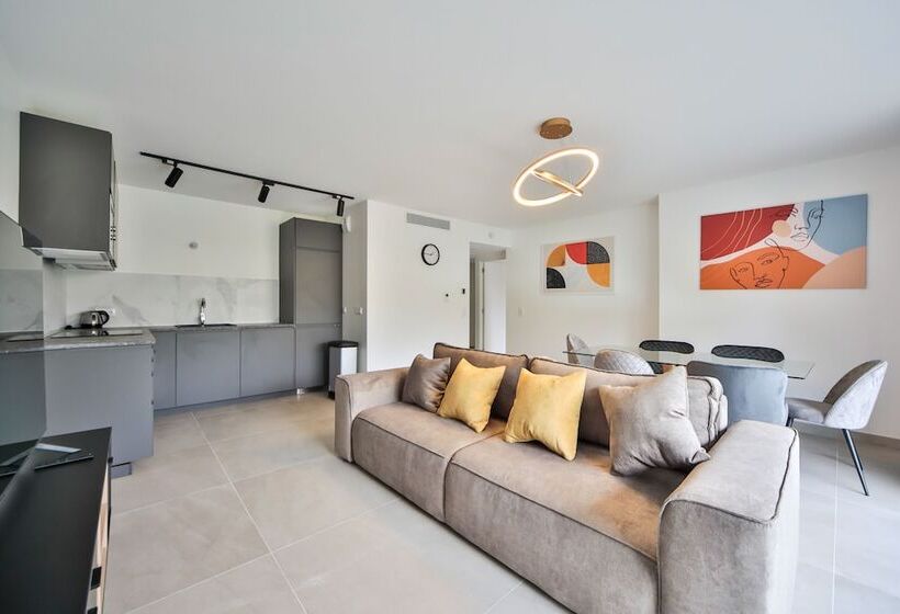 هتل Blue Night International 71