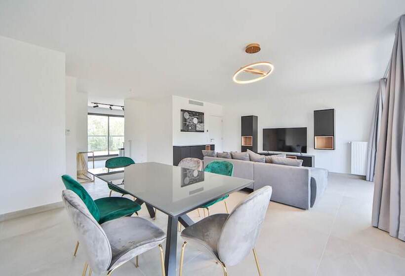 هتل Blue Night International 71