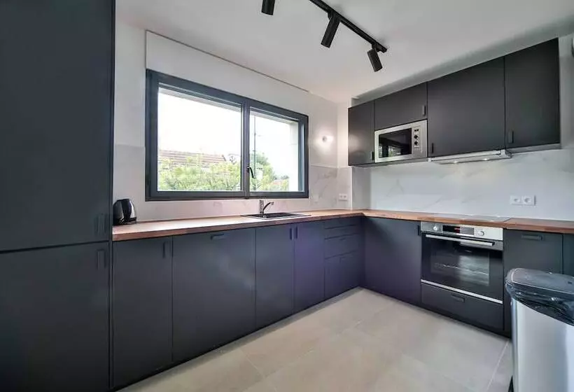 Hotelli Blue Night International 71