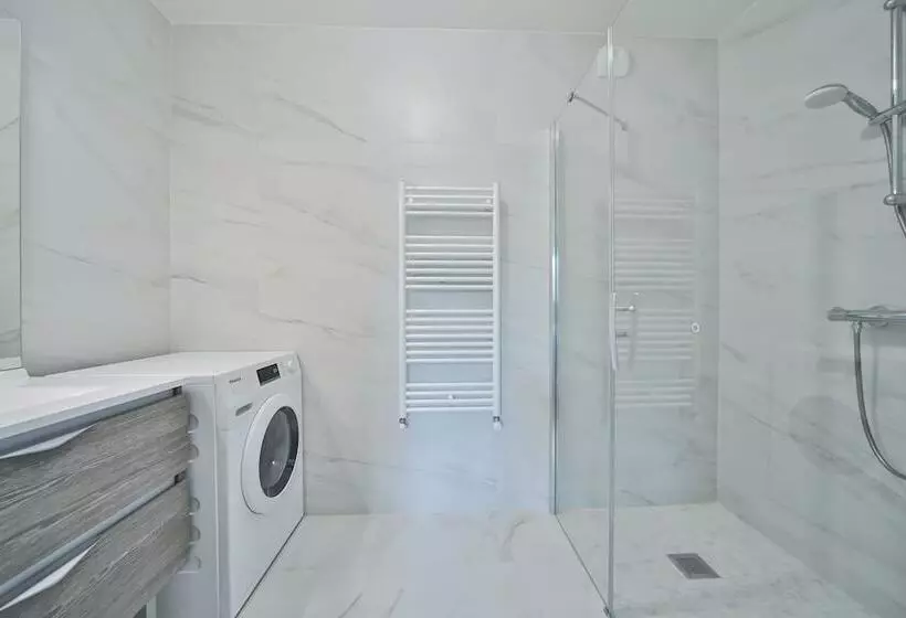 Hotelli Blue Night International 71