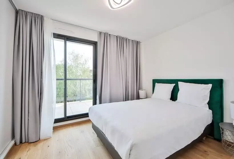 Hotelli Blue Night International 71