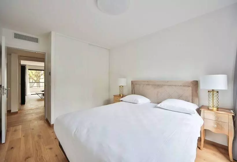 Hotelli Blue Night International 71