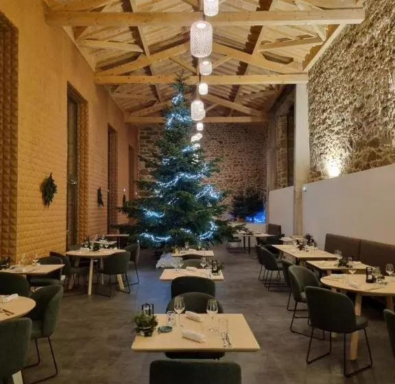 ホテル Château De Villars