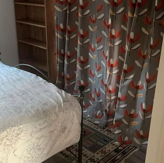 Hotelli Lovely 1 Bed Lodge In Haverfordwest With Views