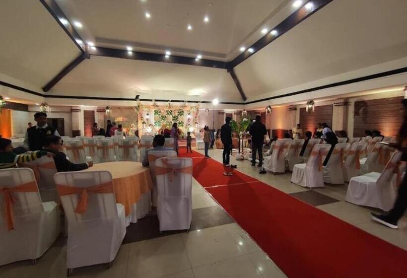 Hotel Padmini Resorts