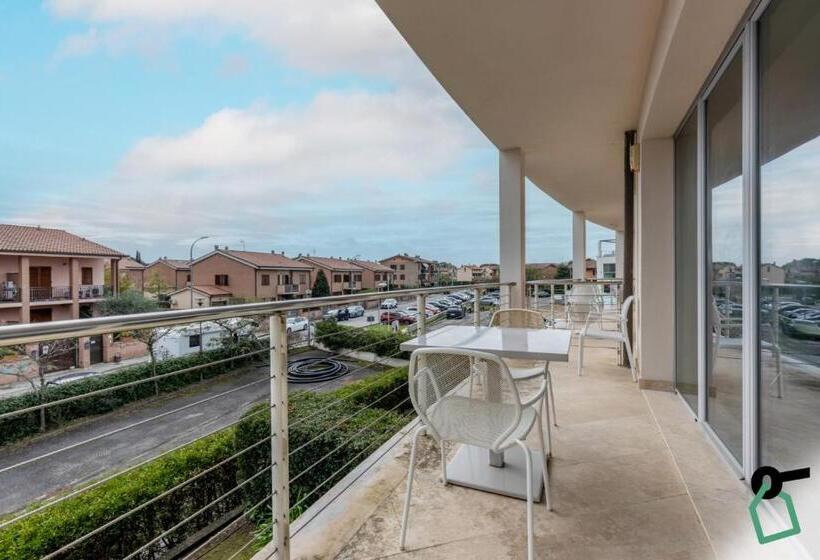 هتل Hotiday Room Collection   Pisa