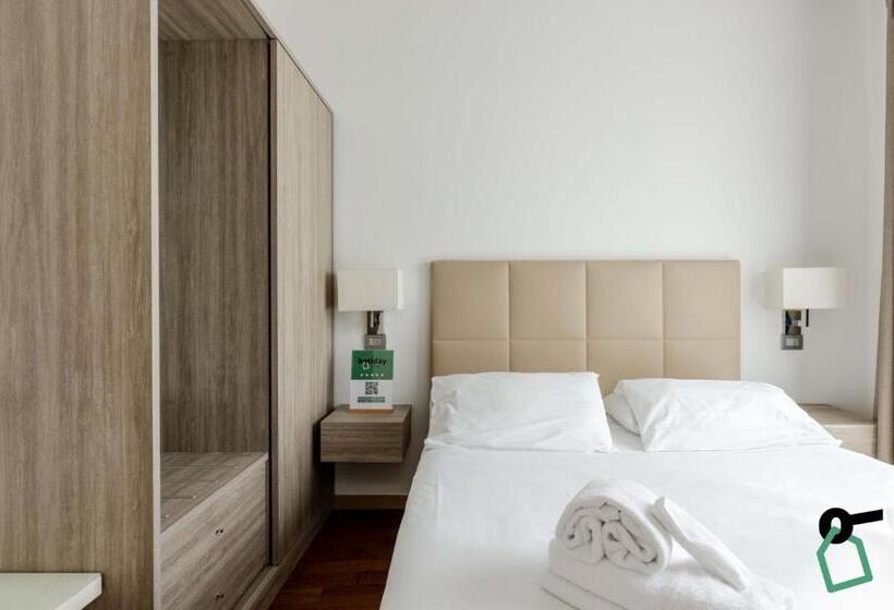 هتل Hotiday Room Collection   Pisa