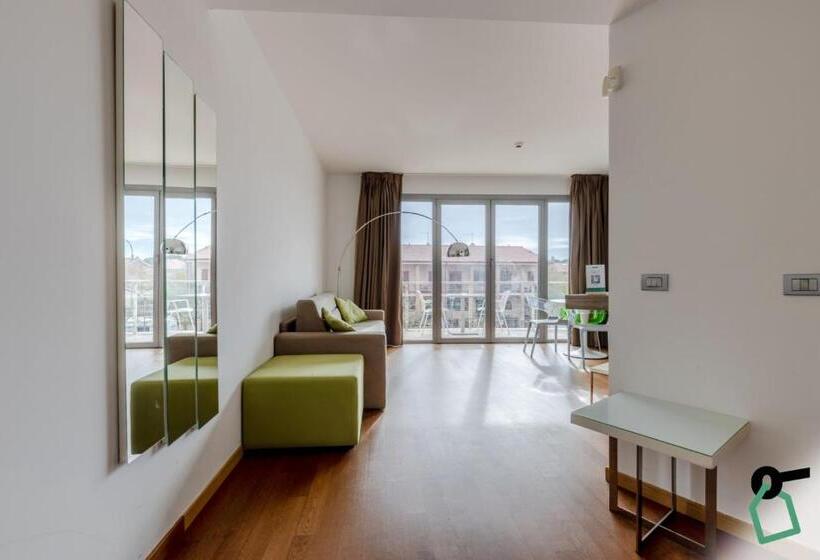 هتل Hotiday Room Collection   Pisa