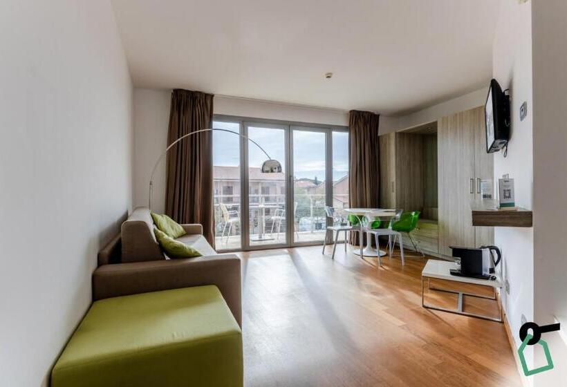 هتل Hotiday Room Collection   Pisa