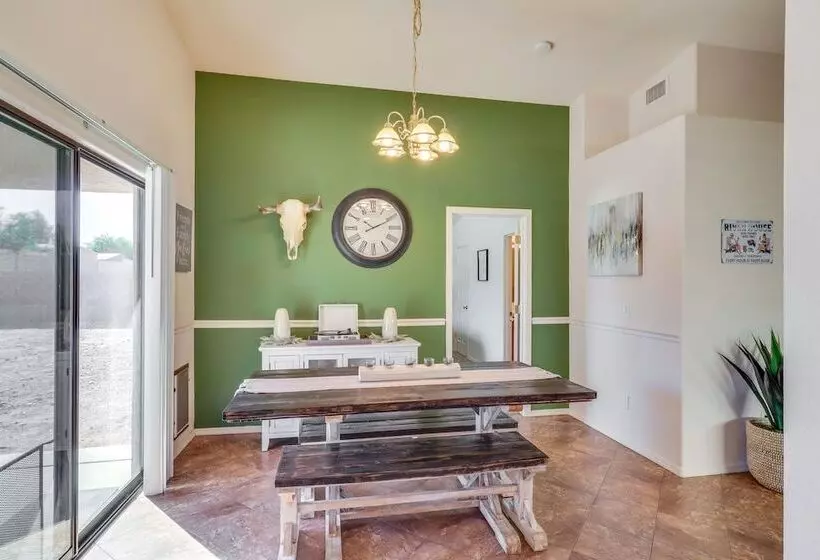 Inviting Bullhead City Gem: 3 Mi To Colorado River