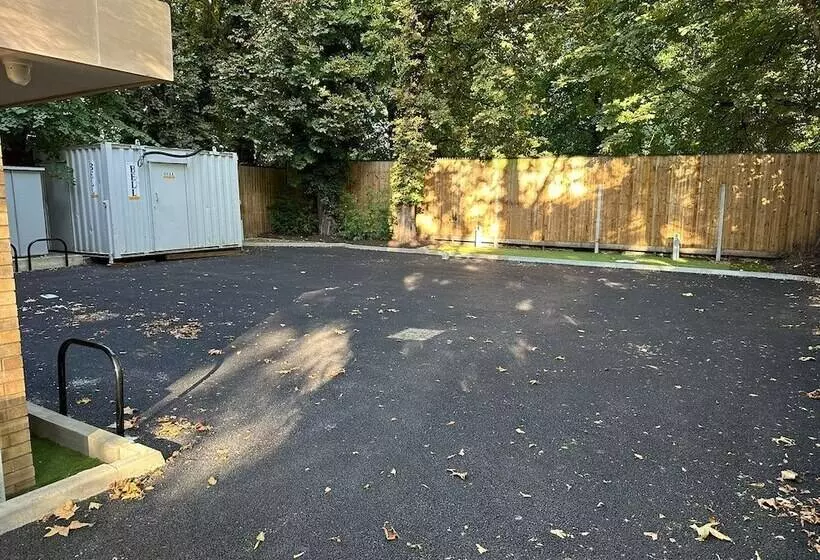 Kensington House By Solitaire Suites