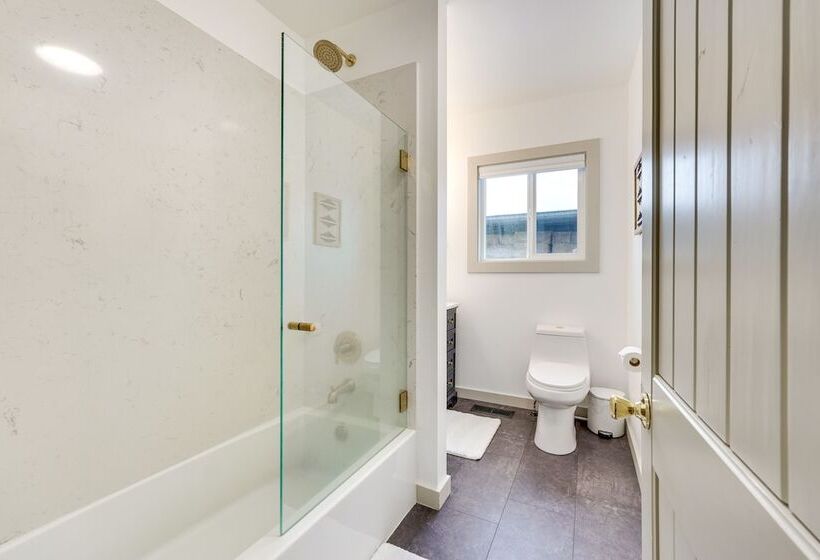 Klamath Falls Home On 189 Acres: Fire Pit & Grill!