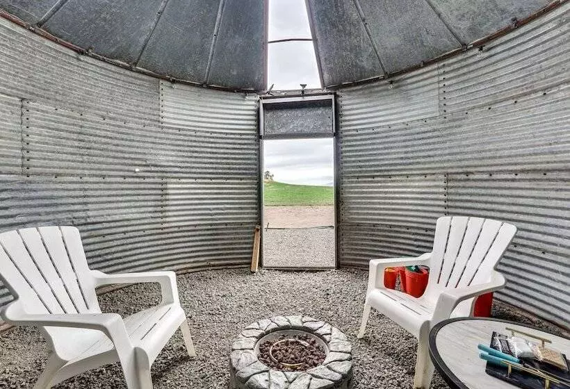 Klamath Falls Home On 189 Acres: Fire Pit & Grill!