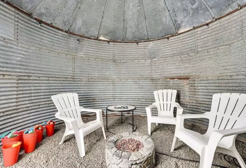 Klamath Falls Home On 189 Acres: Fire Pit & Grill!