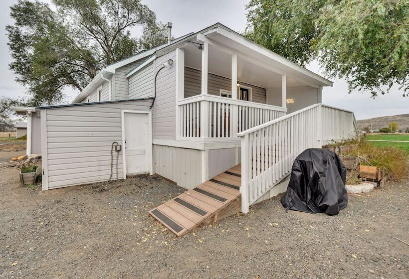 Klamath Falls Home On 189 Acres: Fire Pit & Grill!