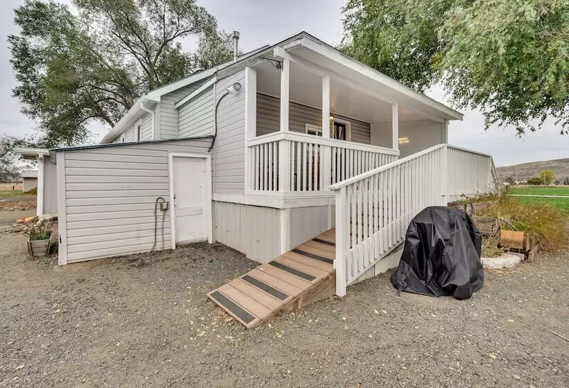 Klamath Falls Home On 189 Acres: Fire Pit & Grill!