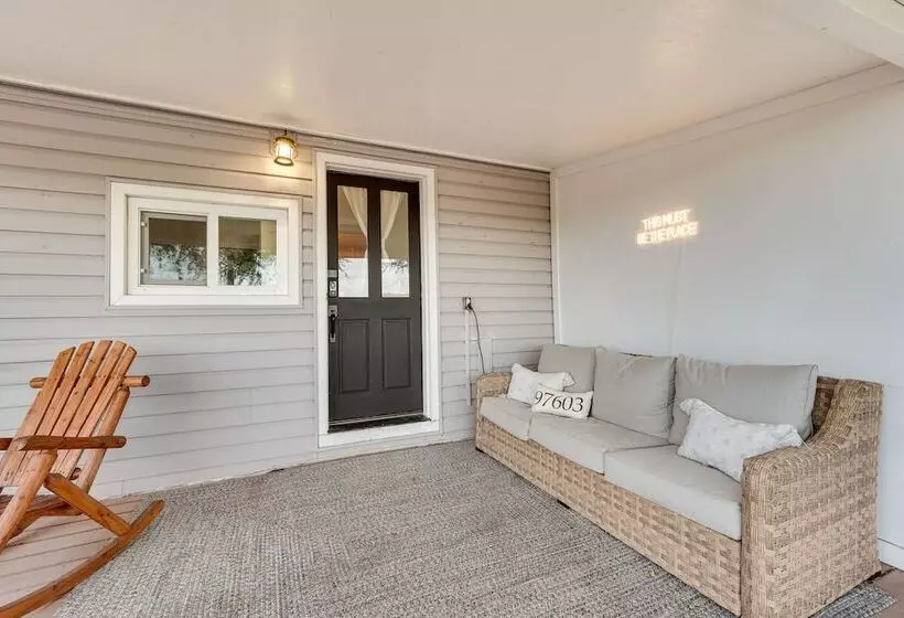 Klamath Falls Home On 189 Acres: Fire Pit & Grill!