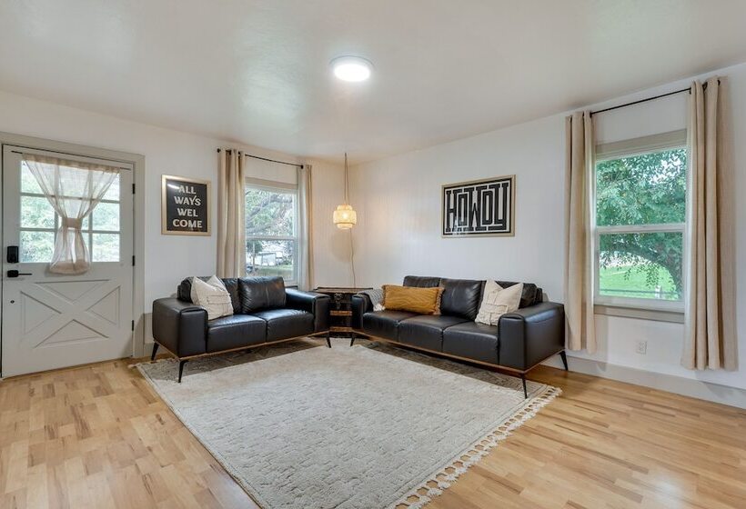 Klamath Falls Home On 189 Acres: Fire Pit & Grill!