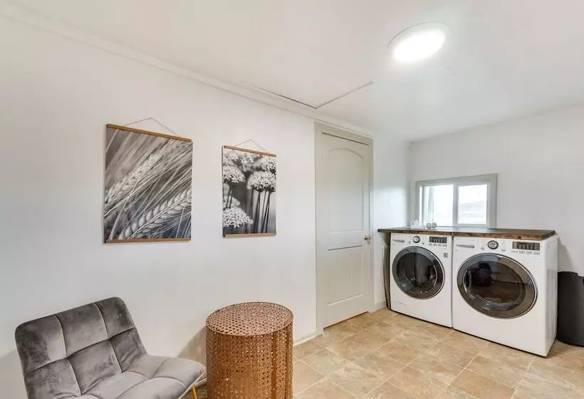 Klamath Falls Home On 189 Acres: Fire Pit & Grill!