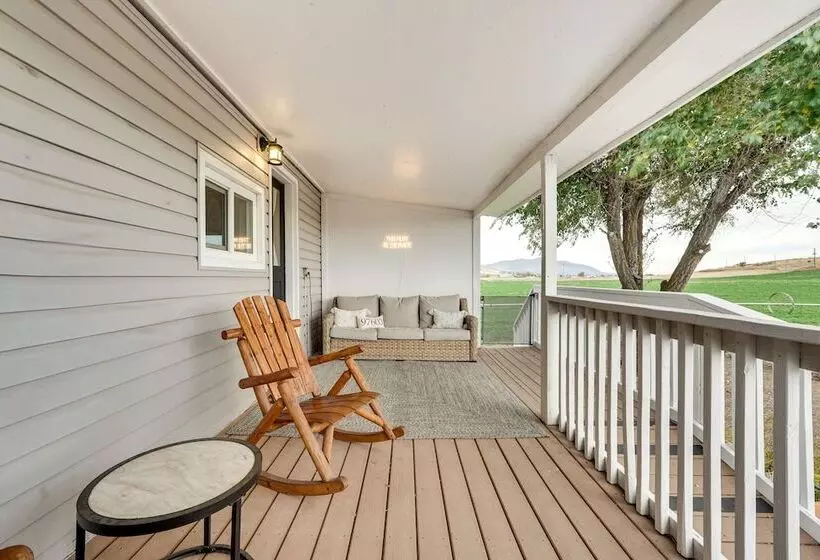 Klamath Falls Home On 189 Acres: Fire Pit & Grill!