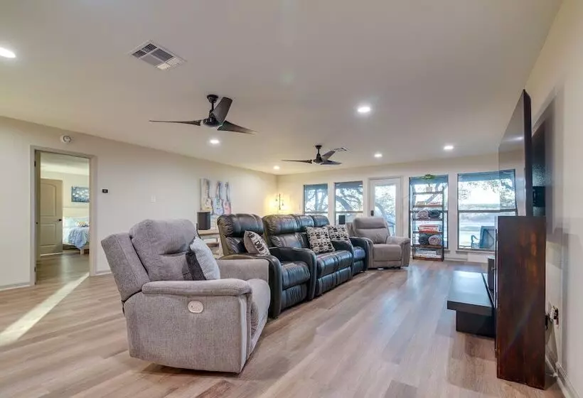 Lago Vista Home W/ Private Pool & Sport Court!