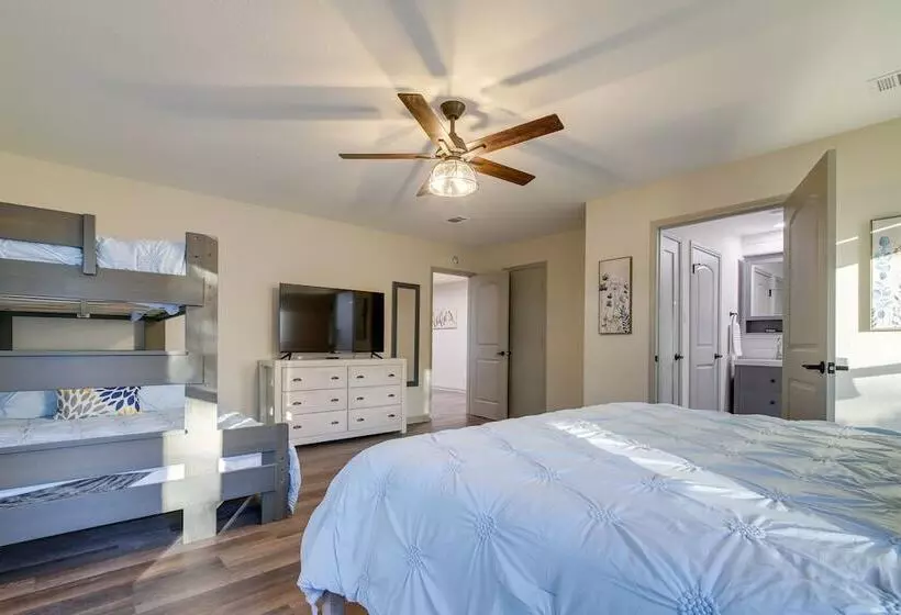 Lago Vista Home W/ Private Pool & Sport Court!