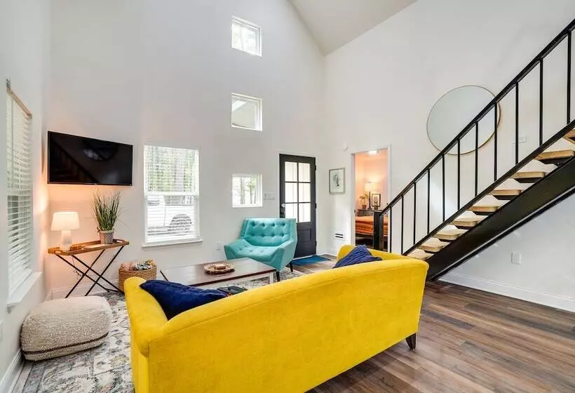 Lakefront Texas Abode W/ Kayaks, Fire Pit & Patio!