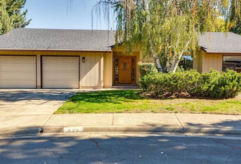 Lovely Medford Home W/ Patio, Fire Pit + Gas Grill