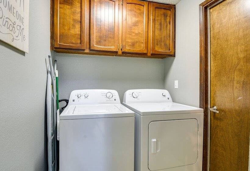 Lovely Medford Home W/ Patio, Fire Pit + Gas Grill